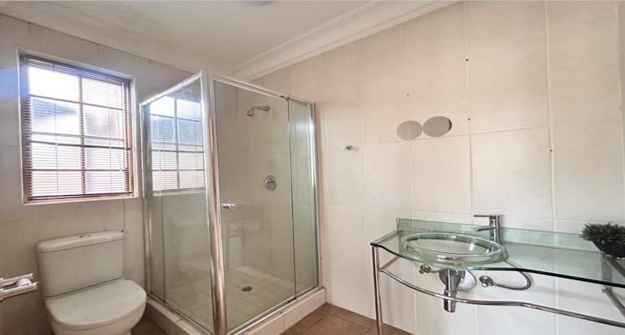 To Let 5 Bedroom Property for Rent in Melodie North West